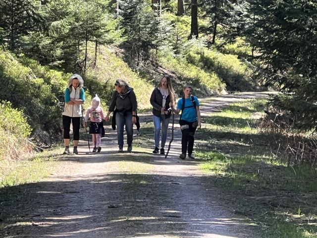 22 04 18 13 33 02 8509 Klein